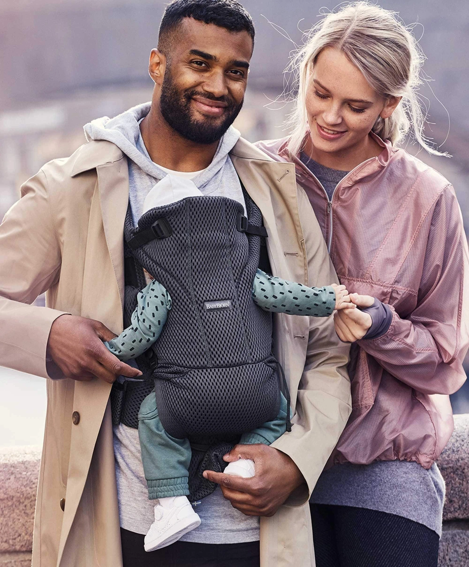Babybjorn BabyBjörn® Move Mesh Carrier - Anthracite 17 Babybjorn BabyBjörn® Move Mesh Carrier - Anthracite - Image 15