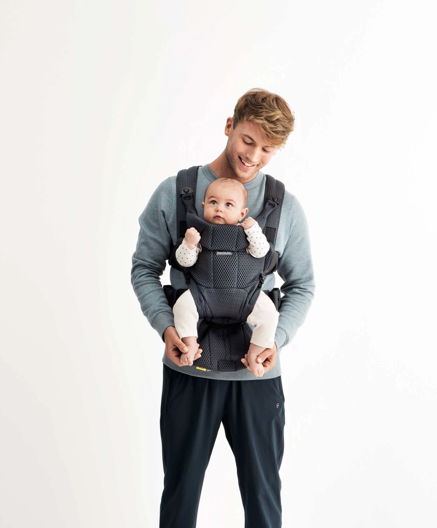 Babybjorn BabyBjörn® Move Mesh Carrier - Anthracite 3 Babybjorn BabyBjörn® Move Mesh Carrier - Anthracite