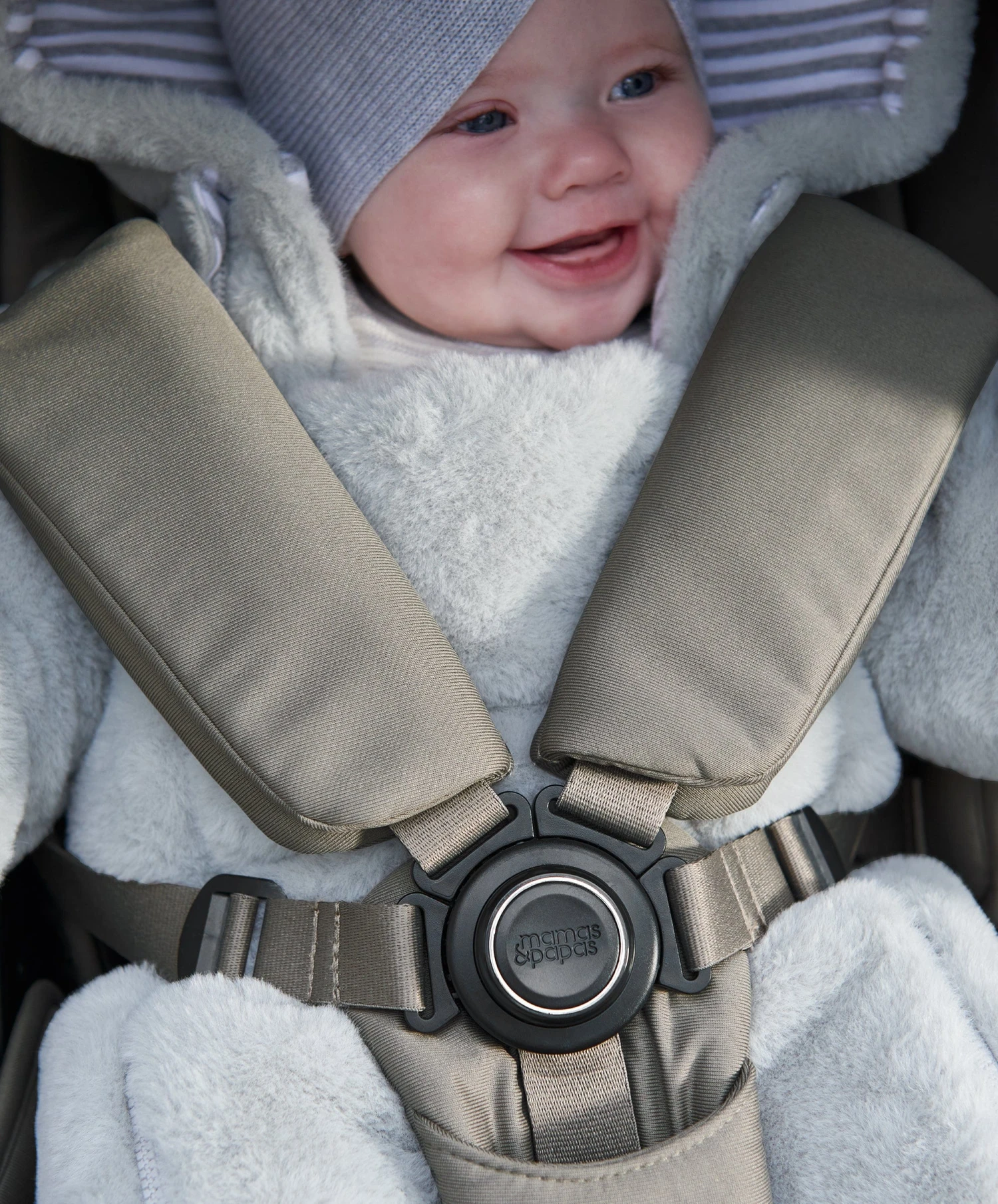 Mamas & Papas Ocarro Pushchair 9 Piece Complete Bundle Inc. Nuna Pipa Next I-Size Car Seat - Everest 6 Mamas & Papas Ocarro Pushchair 9 Piece Complete Bundle Inc. Nuna Pipa Next I-Size Car Seat - Everest - Image 4