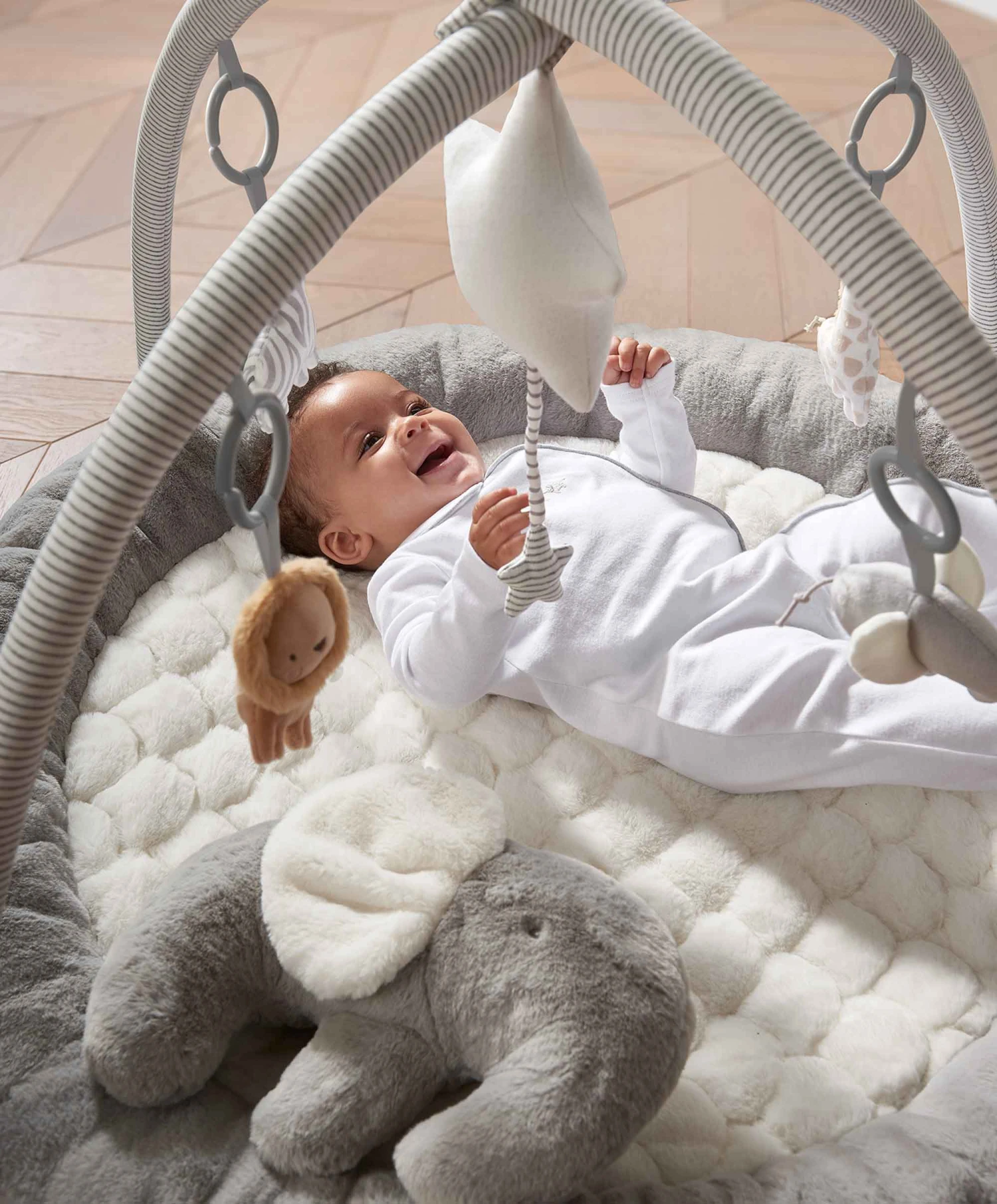 Mamas & Papas Welcome To The World Playmat - Grey 4 Mamas & Papas Welcome To The World Playmat - Grey - Image 2