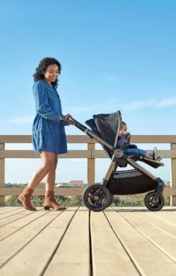 Mamas & Papas Ocarro Pushchair Bundle With Cloud T Car Seat & Base (8 Pieces) - Navy Classic -Baby Product mamas papas pushchairs ocarro 8 piece complete bundle including cloud t car seat and base in navy classic 49679391785301