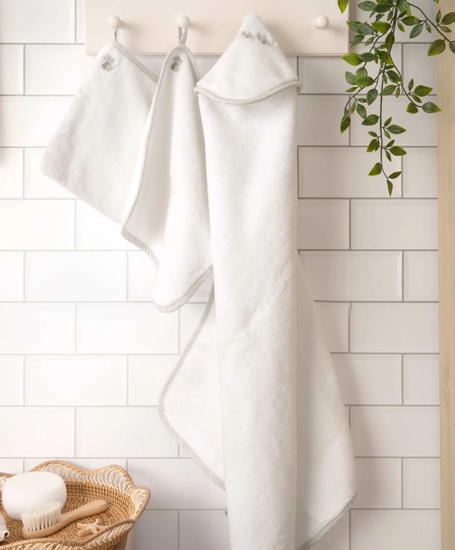 Mamas & Papas Elephant Print Baby Towelling Set (Pack Of 3) 6 Mamas & Papas Elephant Print Baby Towelling Set (Pack Of 3) - Image 4