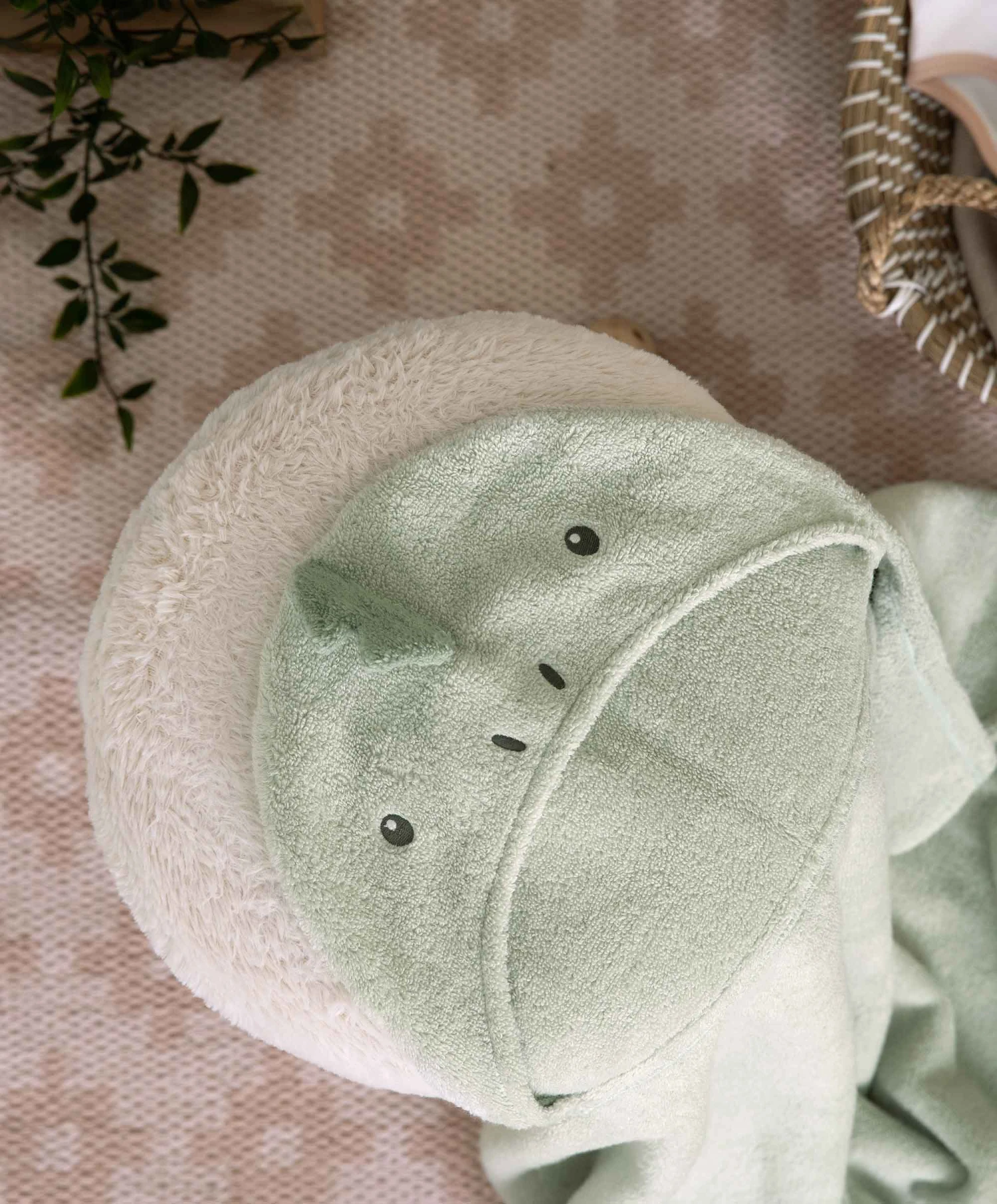 Mamas & Papas Hooded Baby Towel - Dinosaur 6 Mamas & Papas Hooded Baby Towel - Dinosaur - Image 4