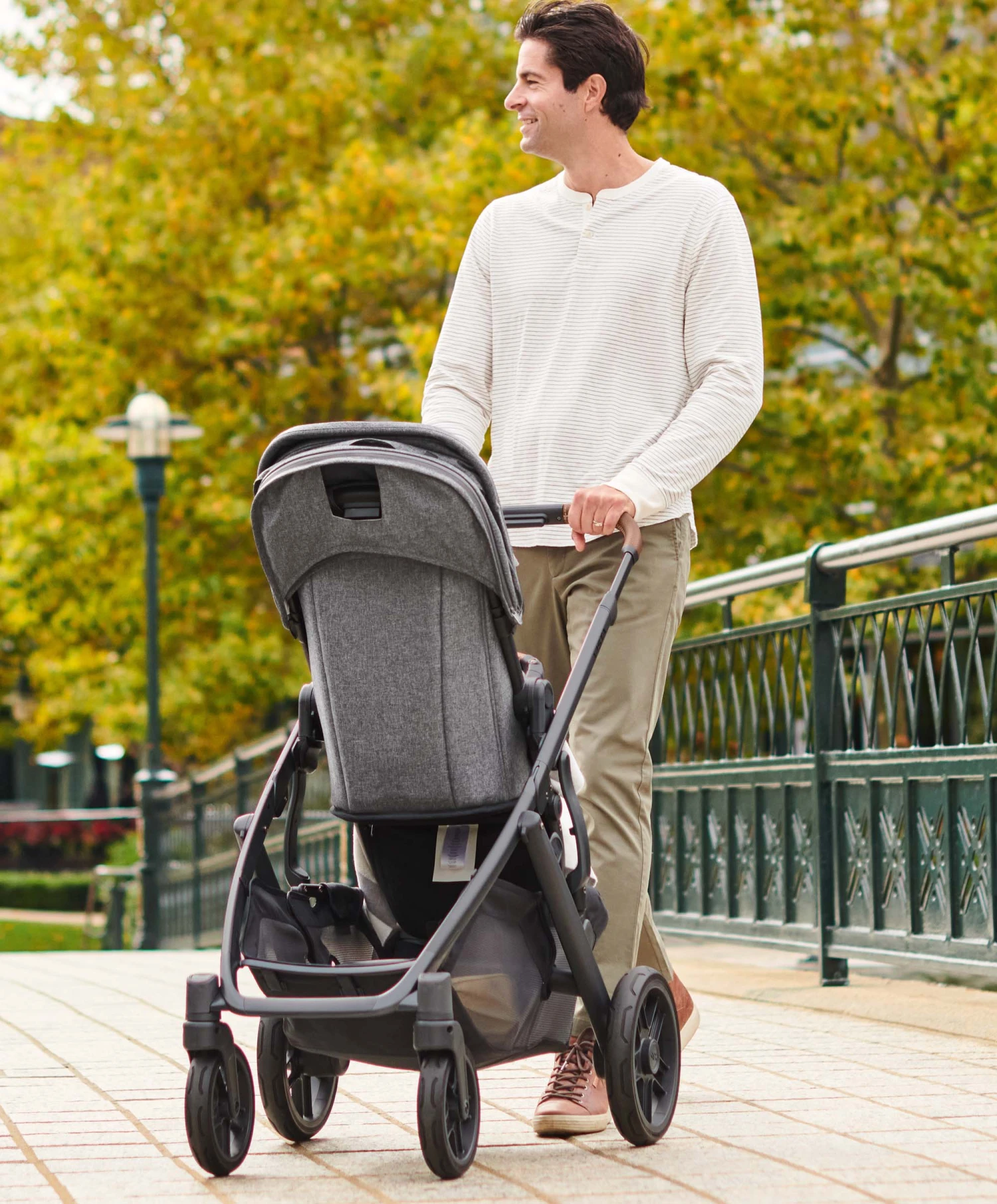 Uppababy Vista V2 Pushchair - Greyson 15 Uppababy Vista V2 Pushchair - Greyson - Image 13