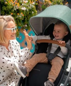 UPPAbaby VISTA V2 Pushchair - Gwen -Baby Product uppababy pushchairs uppababy vista v2 pushchair gwen 48918242525525